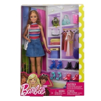 Barbie-with-accesories5.jpg